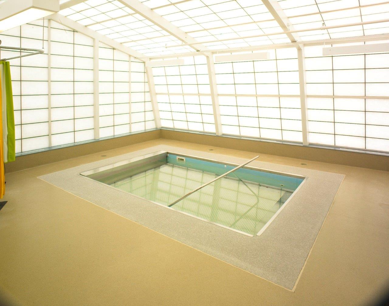 Hydroworx - 2000 Rehab Pool freeshipping - The Recovery Club